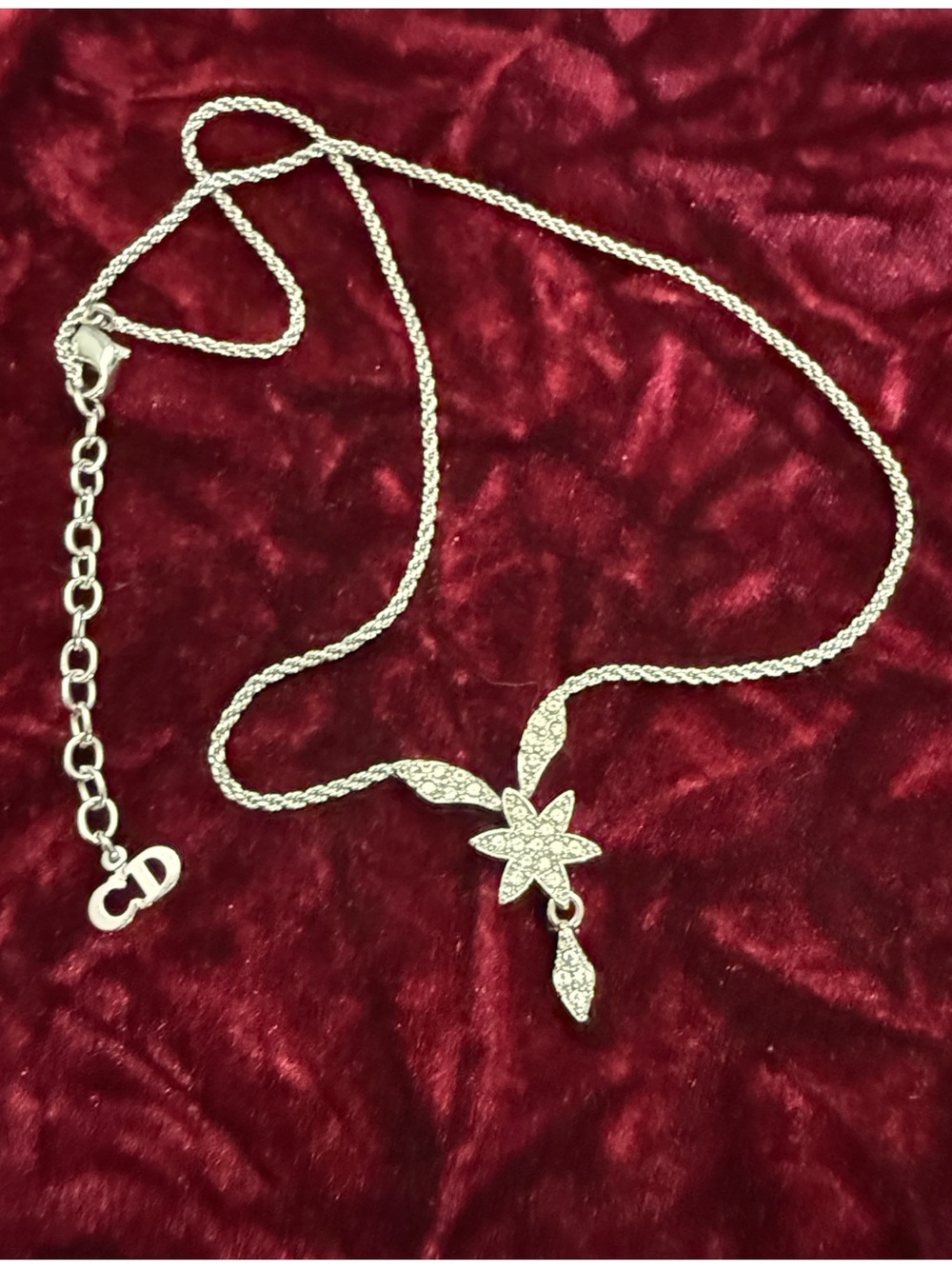 DIOR Necklace - Starry Diamanté 
Authentic Christian Dior Jewelry 
Rhodium